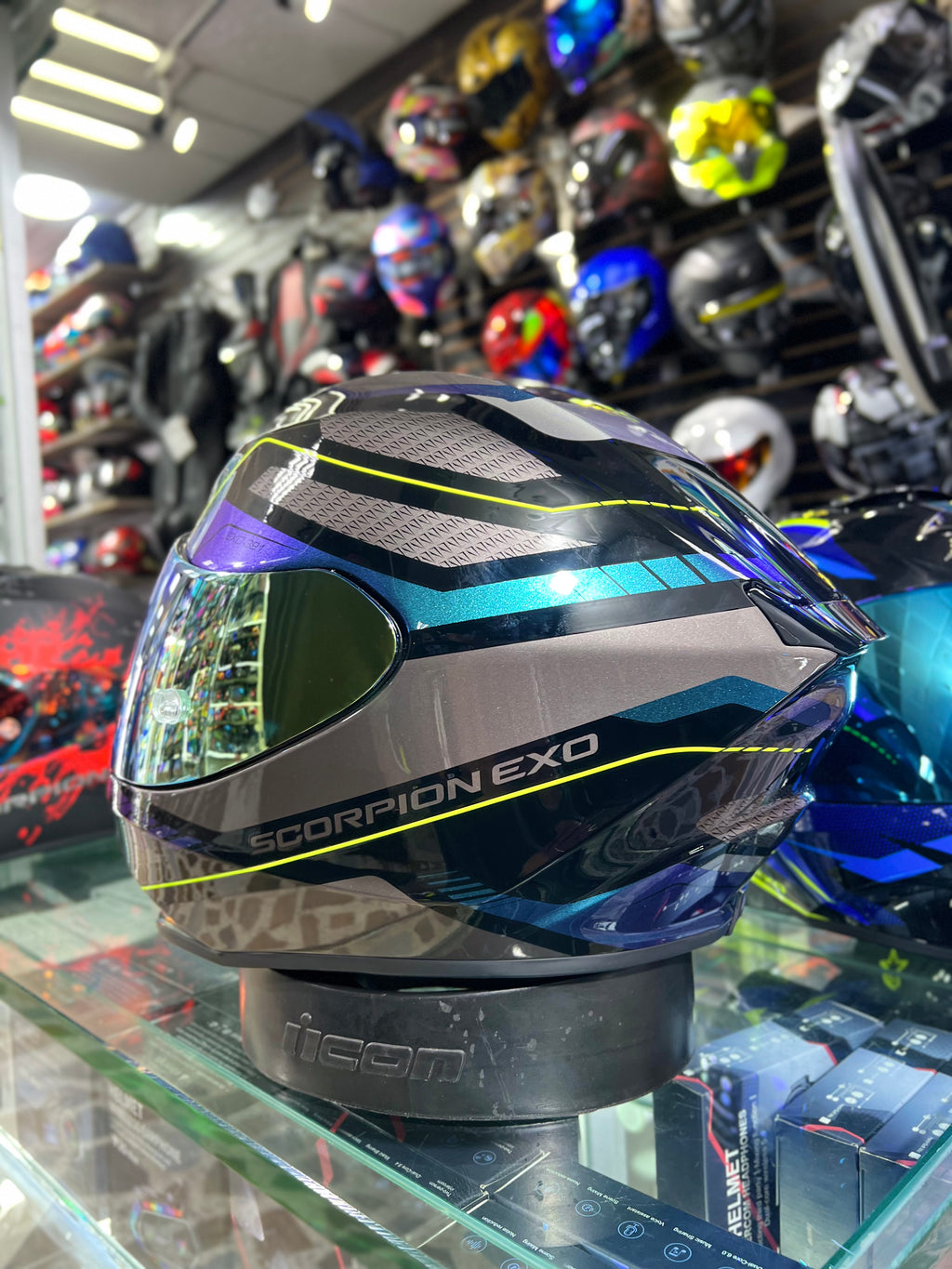 Scorpion 391 Leo negro gris azul Casco