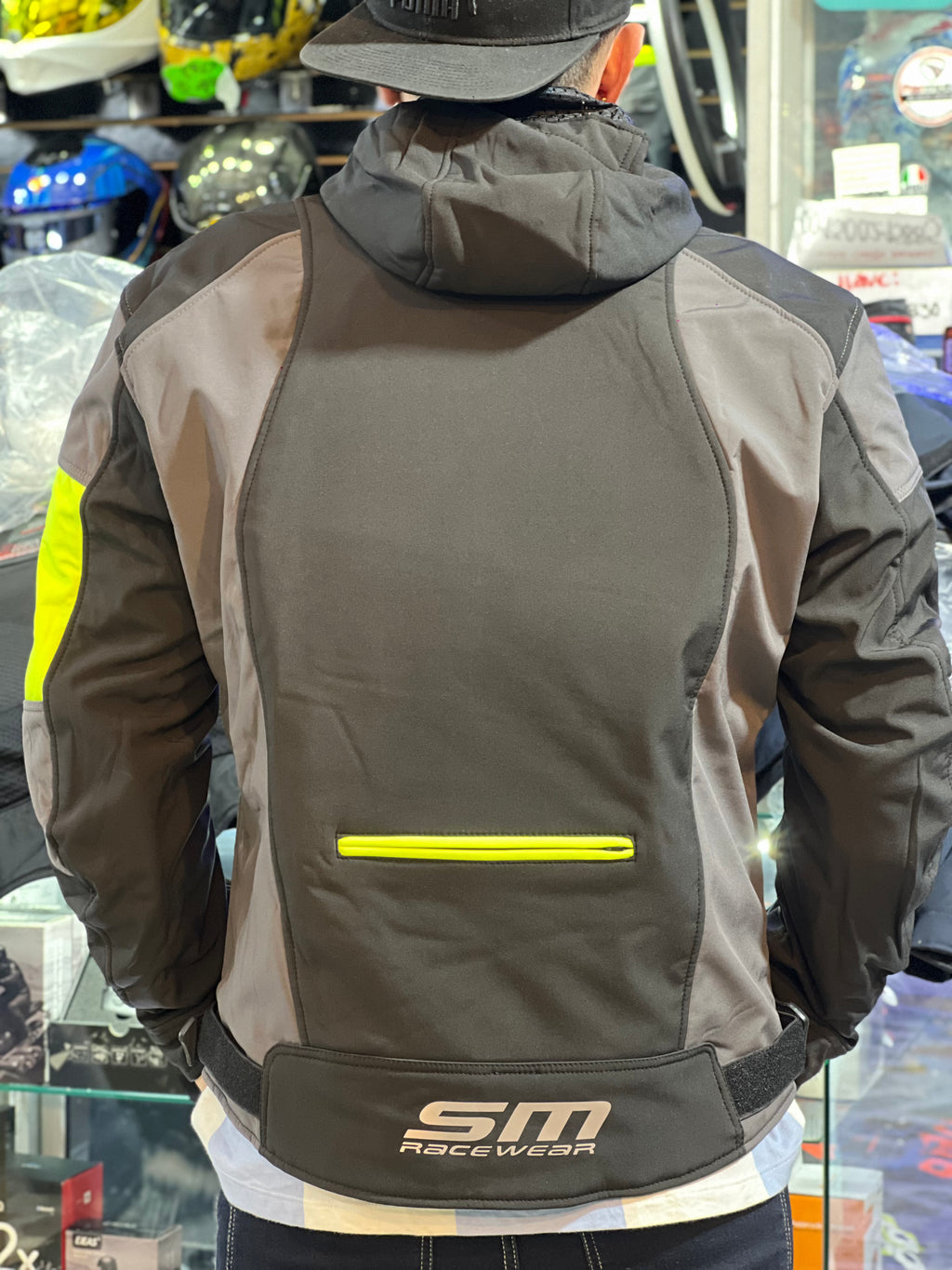 CHAQUETA DE PROTECCION SM SEMI IMPERMEABLE GRIS, NEGRO NEÓN