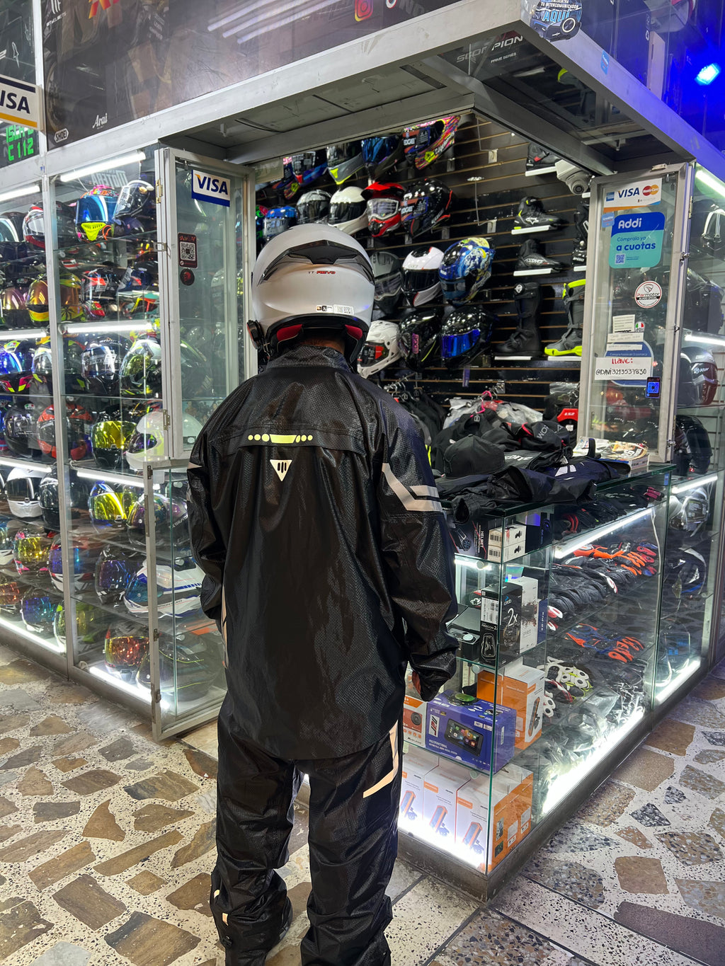 Impermeable Ares conjunto sudadera